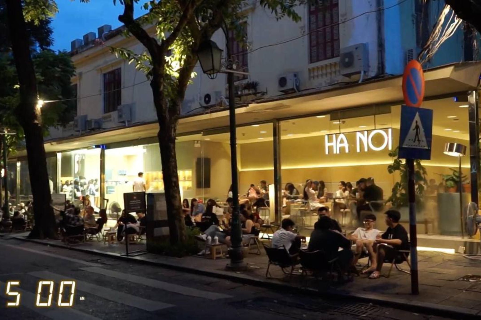Xu hướng cafe 24/7 tại Hà Nội